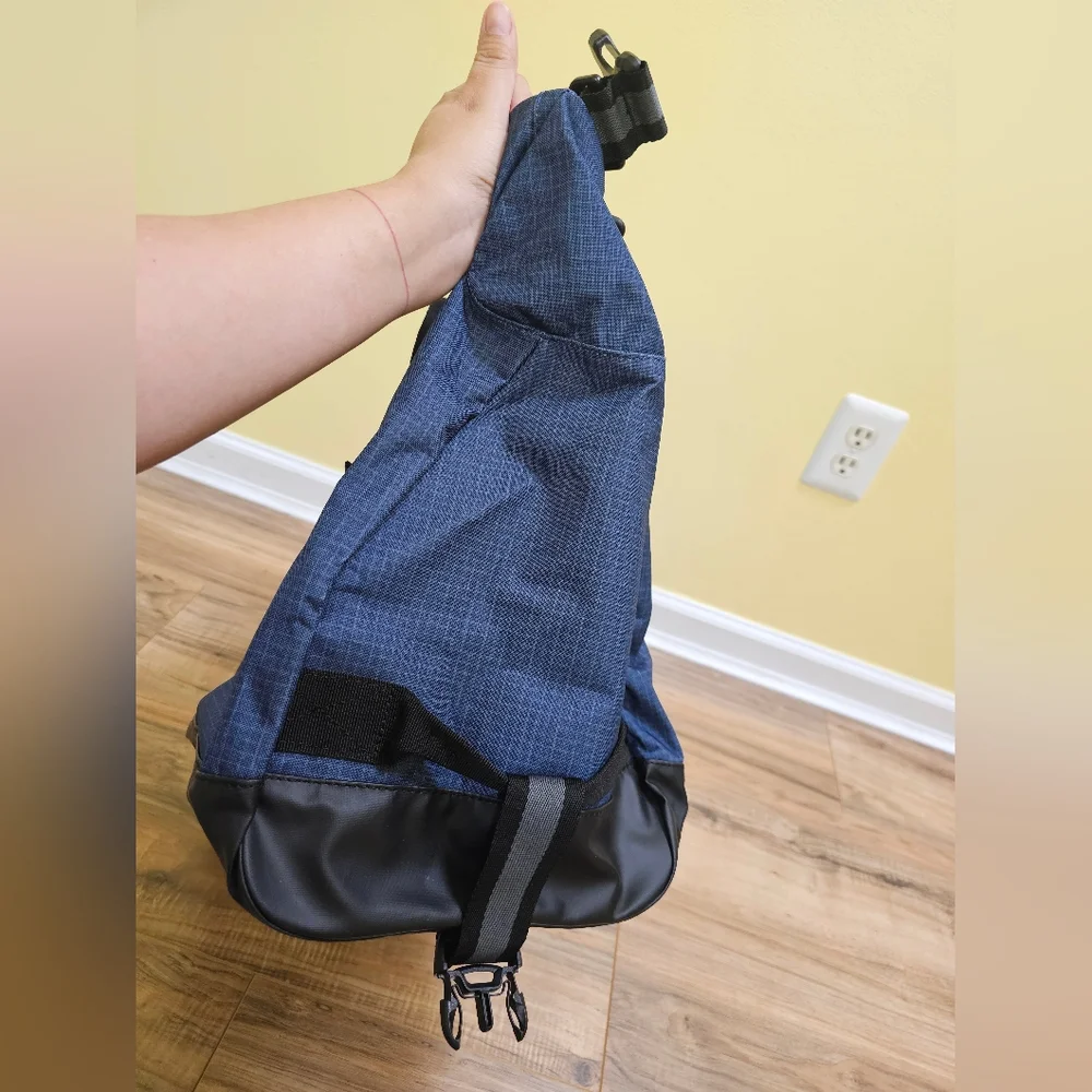 NWOT Eagle Creek National Geographic Adventure Duffel 60l Bag, Cosmic Blue